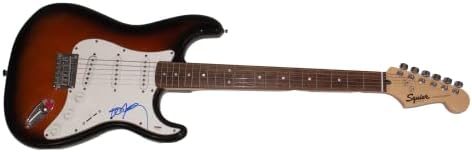 Вили Нелсон потпиша автограм со целосна големина Fender Stratocaster Electric Guitar E With PSA DNA автентикација - Странец со
